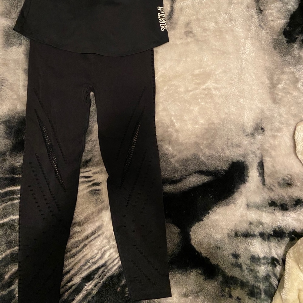 Victoria sport stretchy pants. Pink workout top.